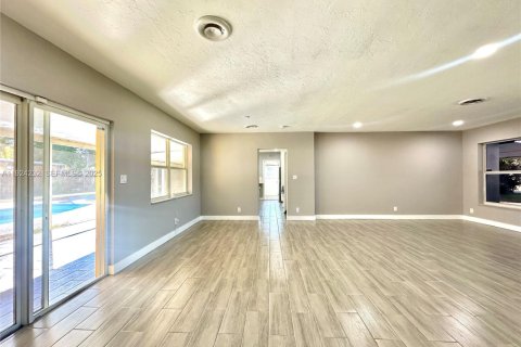 House in Pompano Beach, Florida 3 bedrooms, 151.24 sq.m. № 1982423 - photo 6