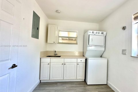 House in Pompano Beach, Florida 3 bedrooms, 151.24 sq.m. № 1982423 - photo 13