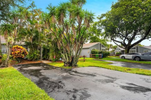 Townhouse in Sunrise, Florida 2 bedrooms, 88.63 sq.m. № 1878825 - photo 28