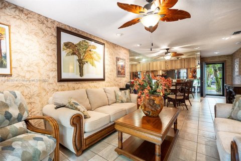 Townhouse in Sunrise, Florida 2 bedrooms, 88.63 sq.m. № 1878825 - photo 14