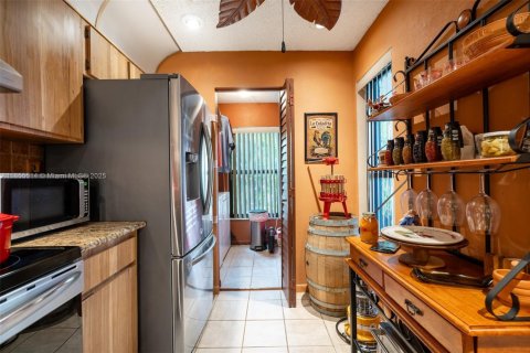 Townhouse in Sunrise, Florida 2 bedrooms, 88.63 sq.m. № 1878825 - photo 10