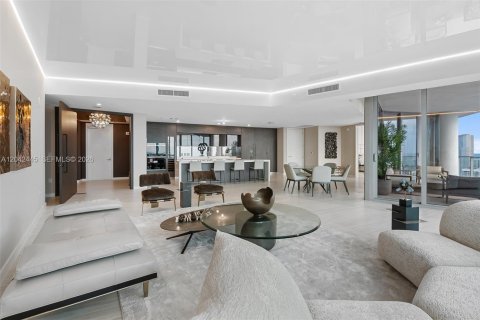 Купить кондоминиум в Майами, Флорида 4 спальни, 307.69м2, № 2179021 - фото 2