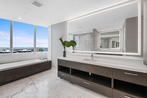 Купить кондоминиум в Майами, Флорида 4 спальни, 307.69м2, № 2179021 - фото 7
