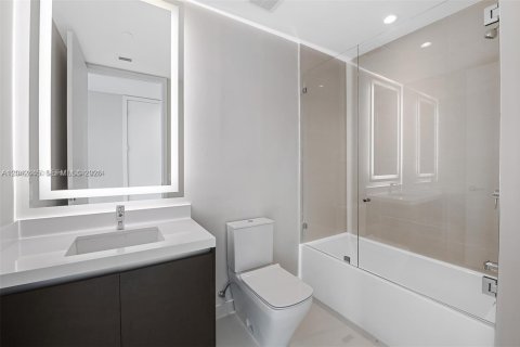 Купить кондоминиум в Майами, Флорида 4 спальни, 307.69м2, № 2179021 - фото 23