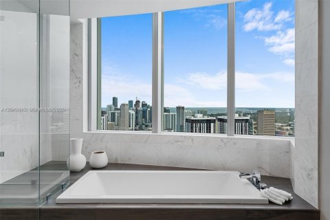 Купить кондоминиум в Майами, Флорида 4 спальни, 307.69м2, № 2179021 - фото 27