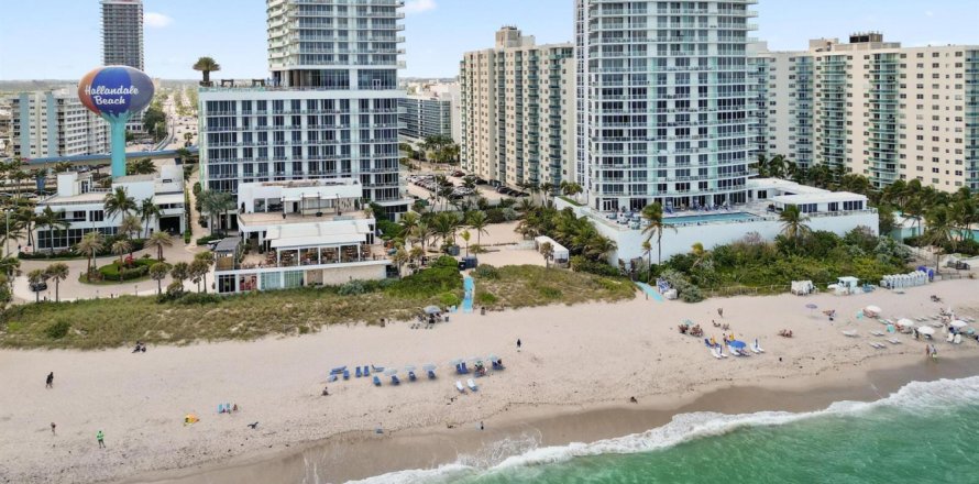 Condo in Hollywood, Florida, 1 bedroom  № 2268049