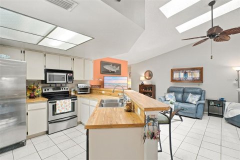 Villa ou maison à vendre à Palm Harbor, Floride: 4 chambres, 158.96 m2 № 2419182 - photo 22