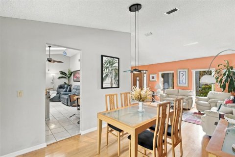Villa ou maison à vendre à Palm Harbor, Floride: 4 chambres, 158.96 m2 № 2419182 - photo 9