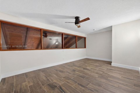 Купить таунхаус в Майами, Флорида 2 спальни, № 2047129 - фото 10