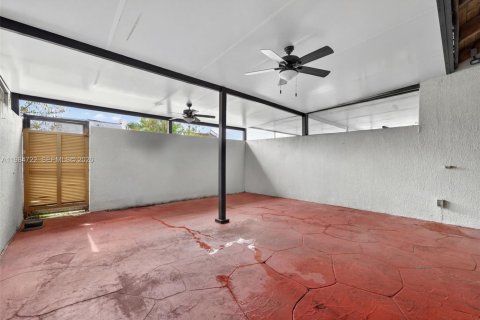 Купить таунхаус в Майами, Флорида 2 спальни, № 2047129 - фото 18