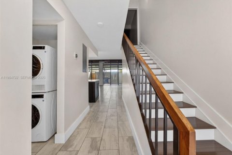 Купить таунхаус в Майами, Флорида 2 спальни, № 2047129 - фото 4