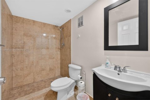 Купить таунхаус в Майами, Флорида 2 спальни, № 2047129 - фото 17