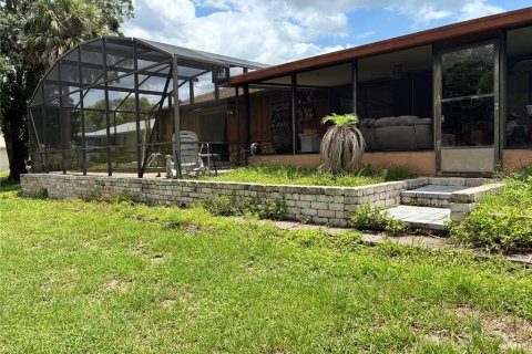 House in Deltona, Florida 2 bedrooms, 145.48 sq.m. № 2157295 - photo 2