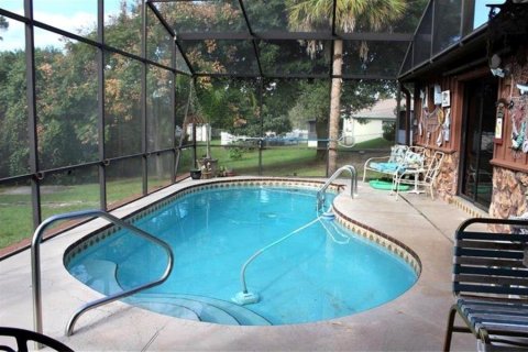 House in Deltona, Florida 2 bedrooms, 145.48 sq.m. № 2157295 - photo 4
