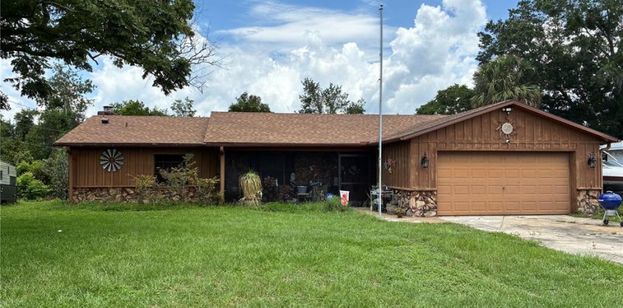 House in Deltona, Florida 2 bedrooms, 145.48 sq.m. № 2157295