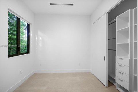 Touwnhouse à vendre à Miami, Floride: 4 chambres, 225.2 m2 № 1945496 - photo 25
