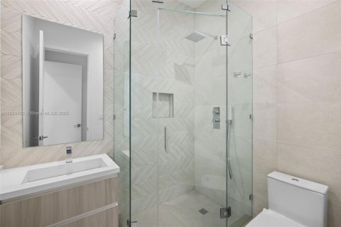 Touwnhouse à vendre à Miami, Floride: 4 chambres, 225.2 m2 № 1945496 - photo 30