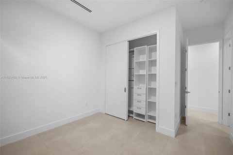 Touwnhouse à vendre à Miami, Floride: 4 chambres, 225.2 m2 № 1945496 - photo 26