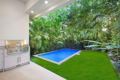 Touwnhouse à vendre à Miami, Floride: 4 chambres, 225.2 m2 № 1945496 - photo 16