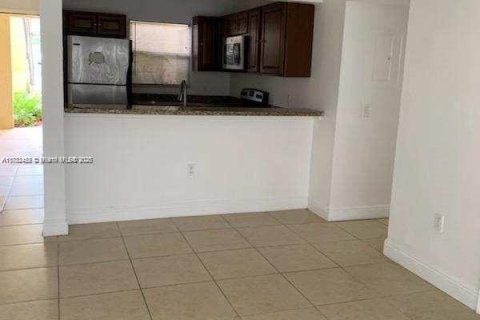 Condo à West Palm Beach, Floride, 2 chambres  № 2013013