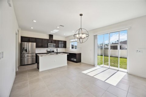 House in COVES OF ESTERO BAY in Fort Myers, Florida 5 bedrooms, 280.19 sq.m. № 1090019 - photo 9