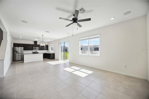 House in COVES OF ESTERO BAY in Fort Myers, Florida 5 bedrooms, 280.19 sq.m. № 1090019 - photo 11