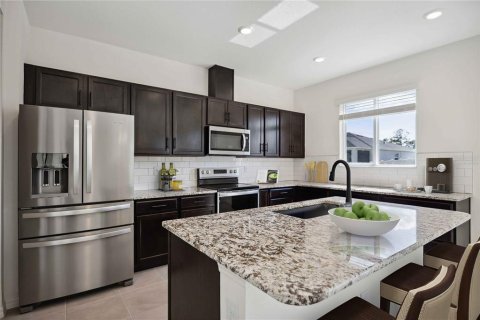 House in COVES OF ESTERO BAY in Fort Myers, Florida 5 bedrooms, 280.19 sq.m. № 1090019 - photo 7