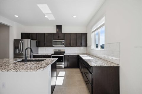 House in COVES OF ESTERO BAY in Fort Myers, Florida 5 bedrooms, 280.19 sq.m. № 1090019 - photo 6