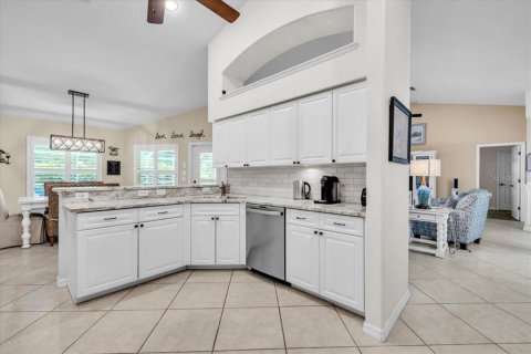 Villa ou maison à vendre à Rotonda, Floride: 3 chambres, 209.87 m2 № 2408968 - photo 27