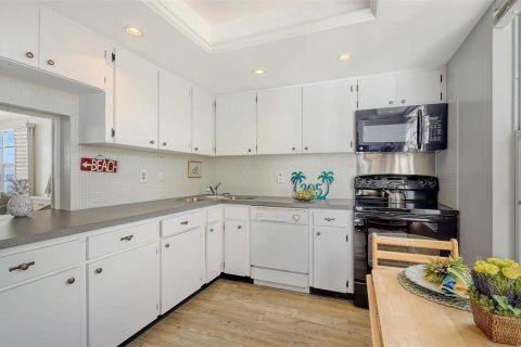 Condominio en venta en Longboat Key, Florida, 2 dormitorios, 112.23 m2 № 1635828 - foto 17