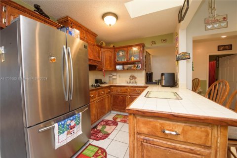 Casa en venta en Miami, Florida, 3 dormitorios, 151.8 m2 № 1821941 - foto 8