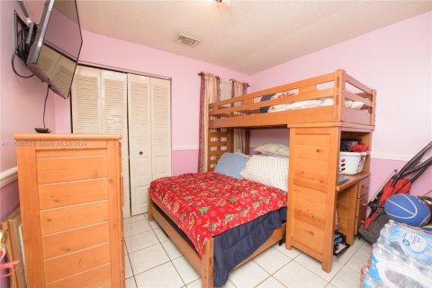Casa en venta en Miami, Florida, 3 dormitorios, 151.8 m2 № 1821941 - foto 15