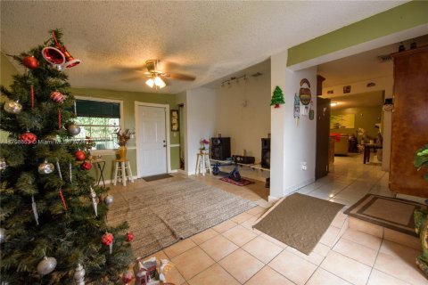 Casa en venta en Miami, Florida, 3 dormitorios, 151.8 m2 № 1821941 - foto 4