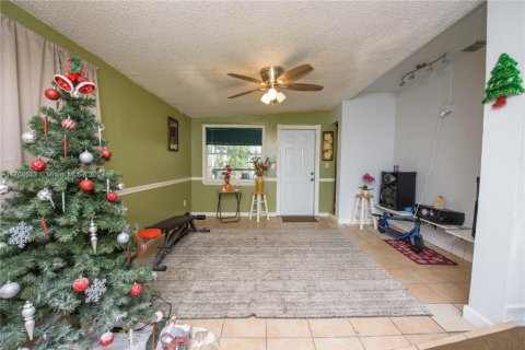 Casa en venta en Miami, Florida, 3 dormitorios, 151.8 m2 № 1821941 - foto 5