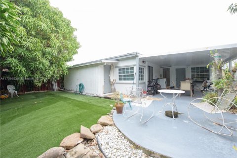 Casa en venta en Miami, Florida, 3 dormitorios, 151.8 m2 № 1821941 - foto 28