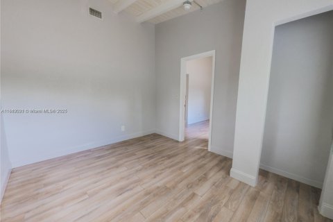 Appartement à louer à North Miami, Floride: 2 chambres, 140.1 m2 № 1850608 - photo 6