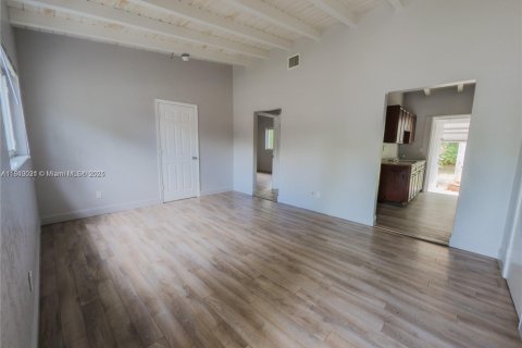 Appartement à louer à North Miami, Floride: 2 chambres, 140.1 m2 № 1850608 - photo 3