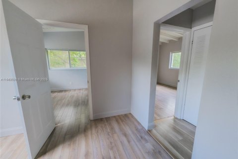 Appartement à louer à North Miami, Floride: 2 chambres, 140.1 m2 № 1850608 - photo 4