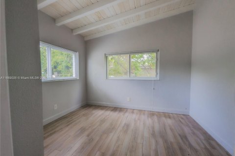 Appartement à louer à North Miami, Floride: 2 chambres, 140.1 m2 № 1850608 - photo 5