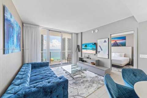 Снять в аренду кондоминиум в Холливуд, Флорида 2 спальни, 96.99м2, № 1958869 - фото 4