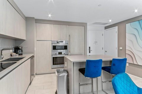 Снять в аренду кондоминиум в Холливуд, Флорида 2 спальни, 96.99м2, № 1958869 - фото 24