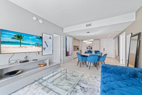 Снять в аренду кондоминиум в Холливуд, Флорида 2 спальни, 96.99м2, № 1958869 - фото 8