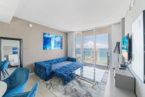 Снять в аренду кондоминиум в Холливуд, Флорида 2 спальни, 96.99м2, № 1958869 - фото 6