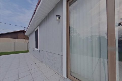 Снять в аренду виллу или дом в Делтона, Флорида 6 комнат, 98.1м2, № 2220639 - фото 9