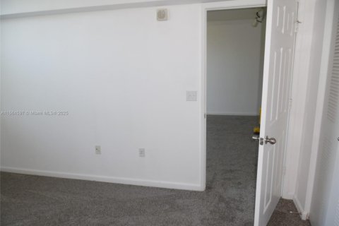 Copropriété à vendre à Hollywood, Floride: 1 chambre, 68.38 m2 № 1701705 - photo 12