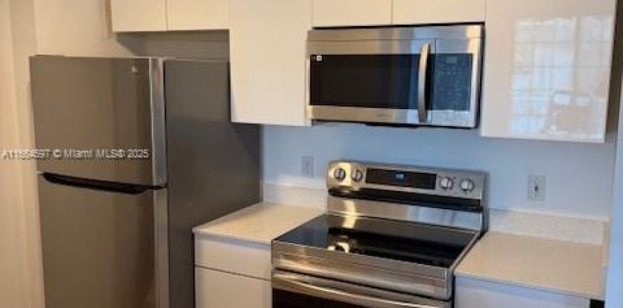 Condo à Hollywood, Floride, 1 chambre  № 1701705