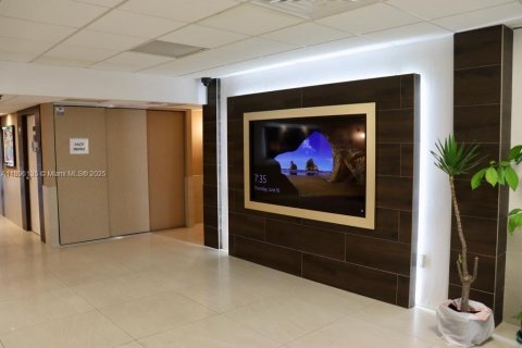 Снять в аренду кондоминиум в Лодерхилл, Флорида 1 спальня, 72.74м2, № 1949136 - фото 4