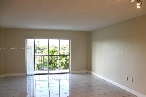 Снять в аренду кондоминиум в Лодерхилл, Флорида 1 спальня, 72.74м2, № 1949136 - фото 9
