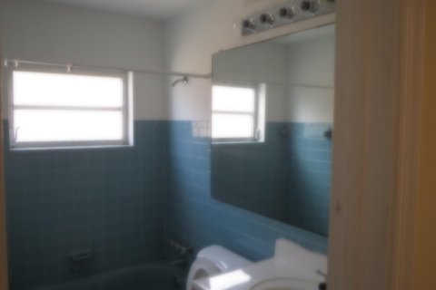 Villa ou maison à louer à Tamarac, Floride: 2 chambres, 80.27 m2 № 1044018 - photo 1