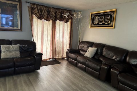 Купить кондоминиум в Хайалиа, Флорида 2 спальни, 127.83м2, № 1982017 - фото 2